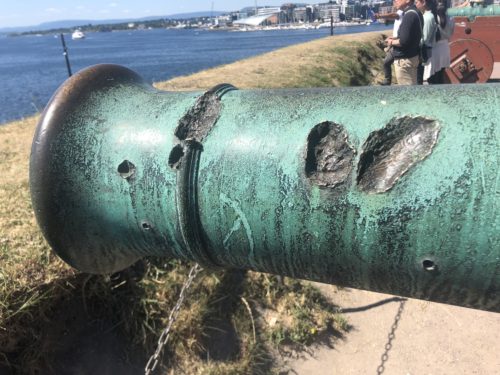 Oslo with kids - historic cannons atop Akershus Fortress hill