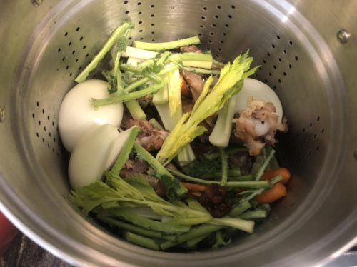 How to make and freeze turkey stock from turkey bones